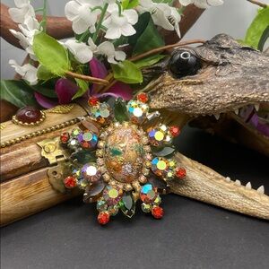 Juliana stippled cab brooch vintage verified